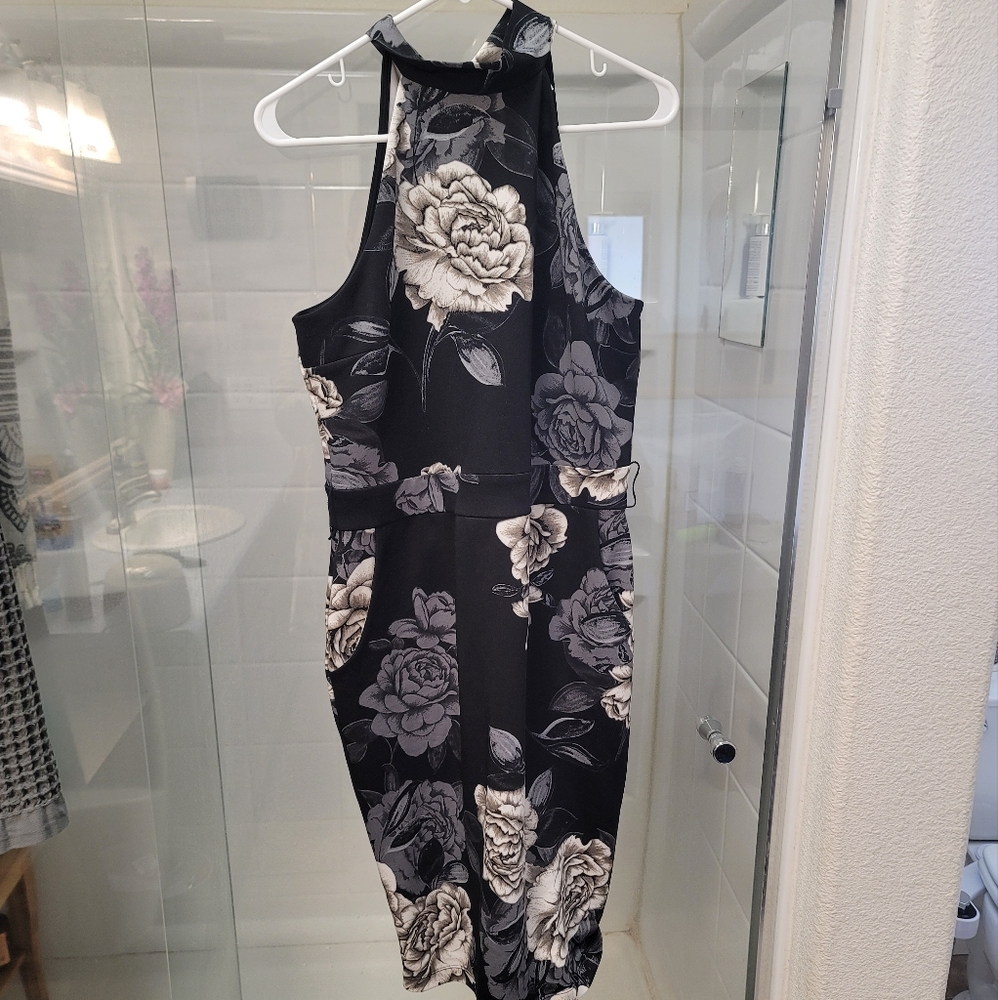 Venus bodycon halter top dress with pockets